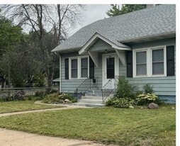 1111 5th St E in St. Paul, MN - Building Photo