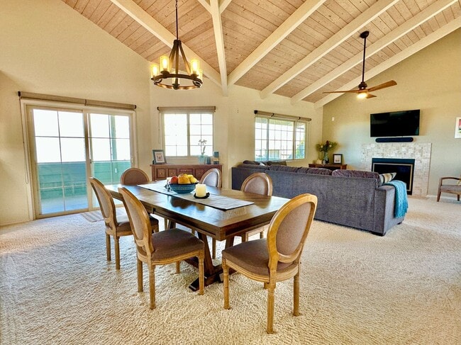 property at 28 Kulamanu Cir
