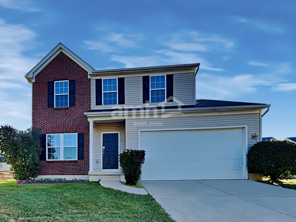 5212 Man O War Dr in Morrow, OH - Foto de edificio