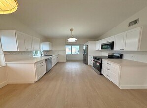 136 Marina Ave in Key Largo, FL - Building Photo - Building Photo