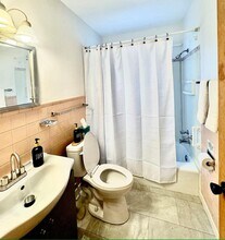 1062 Glenhill Rd in St. Paul, MN - Building Photo - Building Photo