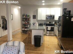 716 Columbus Ave in Boston, MA - Building Photo - Building Photo