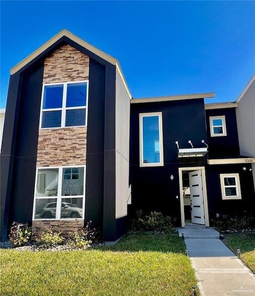 property at 5318 N Crown Point