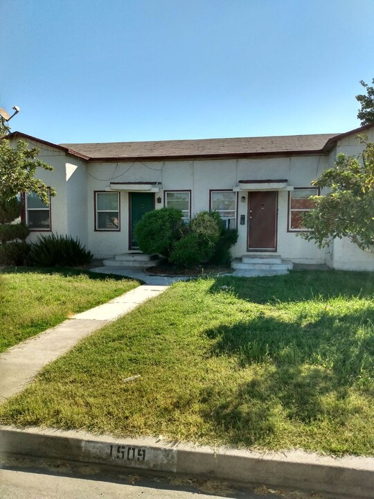 1509 Wigdal Ave in Corcoran, CA - Building Photo