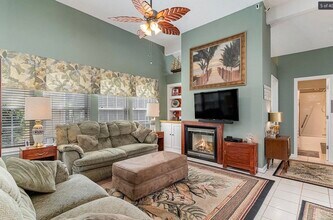 203 Lyons Cove Dr in Myrtle Beach, SC - Foto de edificio - Building Photo