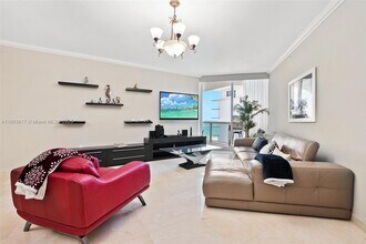 9559 Collins Ave in Surfside, FL - Building Photo - Building Photo