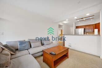 211 Kirkland Ave in Kirkland, WA - Building Photo - Building Photo