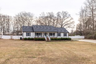 1551 Decatur Dr in Rock Hill, SC - Building Photo