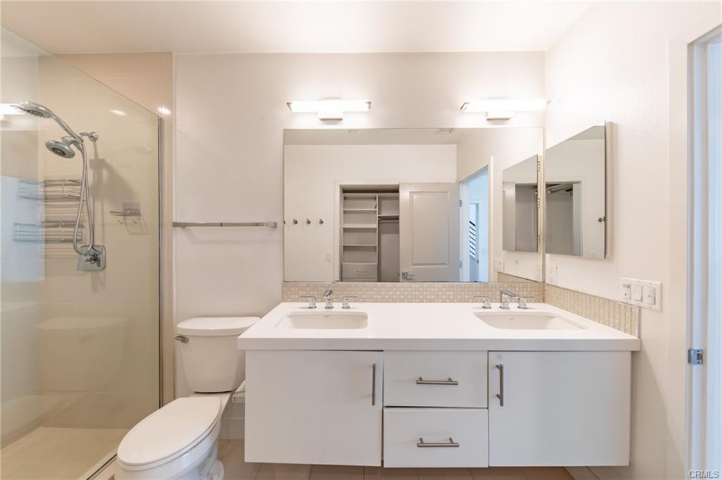 10736 Bloomfield St in Toluca Lake, CA - Building Photo