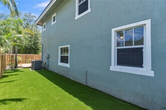 800 SW 4th Ave in Fort Lauderdale, FL - Building Photo - Building Photo
