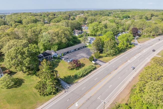 201 Post Rd in Westerly, RI - Building Photo - Building Photo