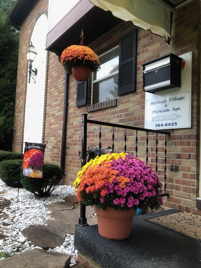 Parkside Village Apartments in Dover, OH - Foto de edificio - Building Photo