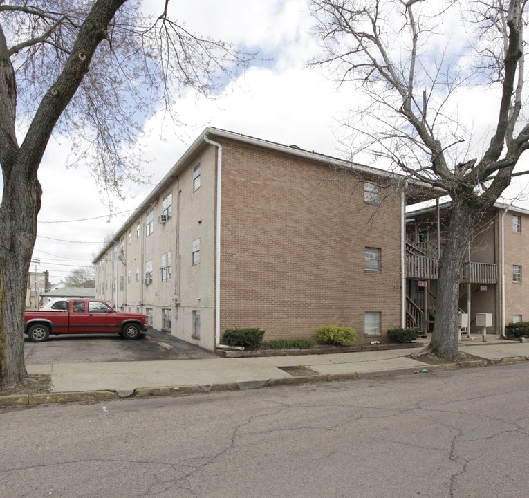 129 W Walnut St in Lancaster, OH - Building Photo