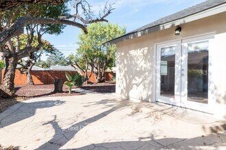 3968 Violet St in La Mesa, CA - Building Photo - Building Photo