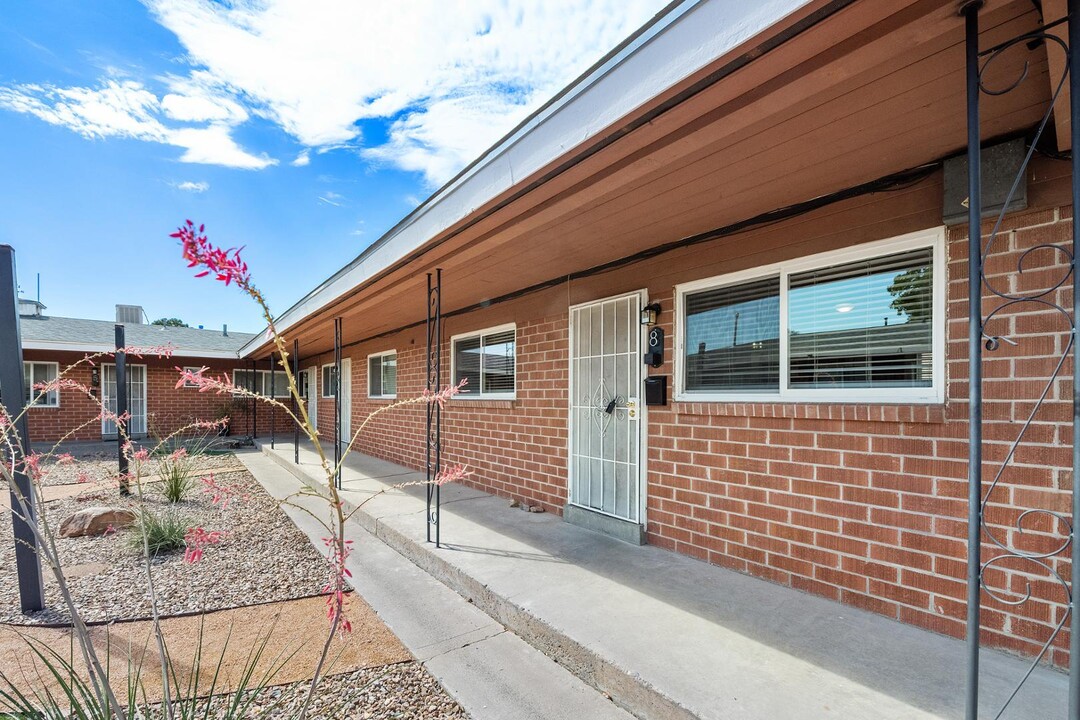 917 Amherst Dr SE in Albuquerque, NM - Building Photo