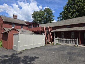100 Main St S in Woodbury, CT - Building Photo - Building Photo