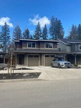 20122 Flowing Water Wy in Bend, OR - Building Photo - Building Photo
