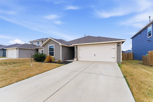 13622 Logan Pass Dr in Ponder, TX - Building Photo - Building Photo