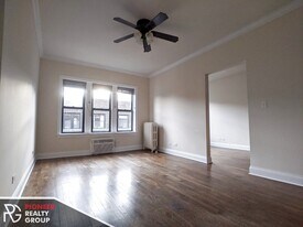 736 W Addison St, Unit 740-N3 in Chicago, IL - Building Photo