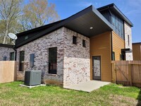 2509 Appian Wy in New Caney, TX - Foto de edificio - Building Photo