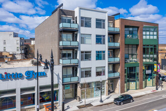 3220 N Lincoln in Chicago, IL - Foto de edificio - Building Photo