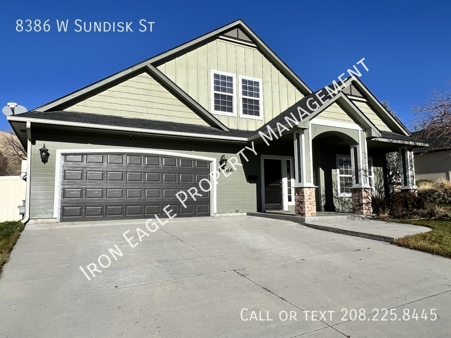 8386 W Sundisk St in Boise, ID - Building Photo