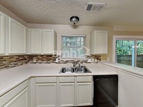 354 Meadows Ln in Canton, GA - Building Photo - Building Photo