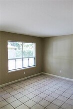 2724 St Edwards Cir in Austin, TX - Foto de edificio - Building Photo