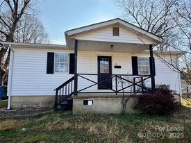 828 Spruce St in Mooresville, NC - Building Photo