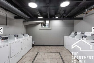 739 W Belmont Ave, Unit 1 in Chicago, IL - Foto de edificio - Building Photo