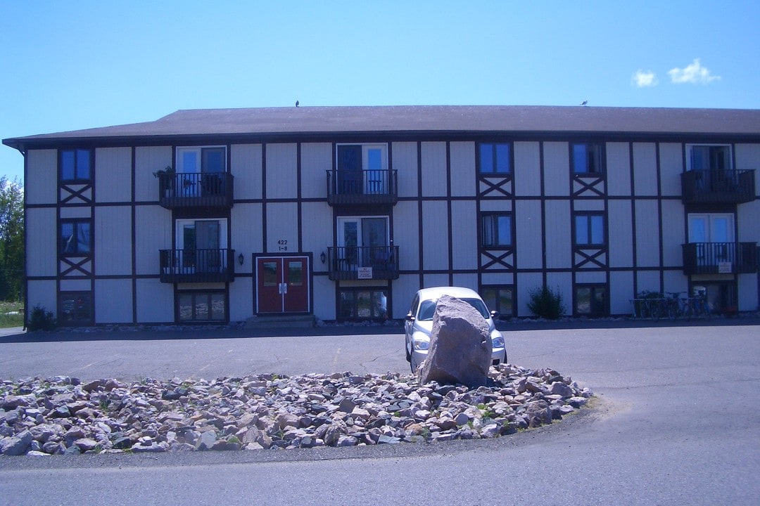 Grandview Apartments in Munising, MI - Building Photo