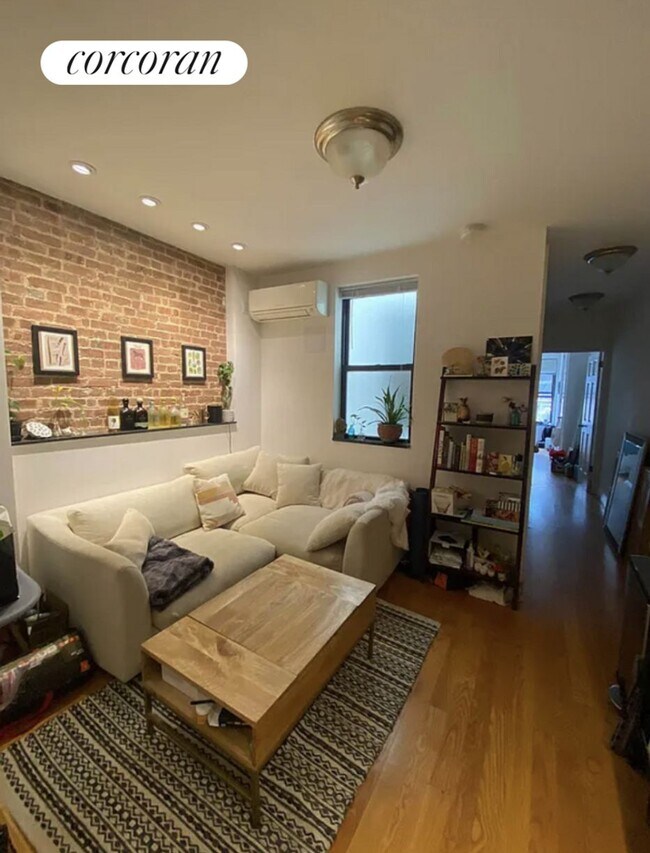 749 9th Ave in New York, NY - Building Photo - Building Photo
