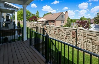 1334 Wallburg Dr in Taylorsville, UT - Foto de edificio - Building Photo