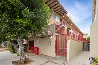 8135 Reseda Blvd in Reseda, CA - Building Photo - Building Photo