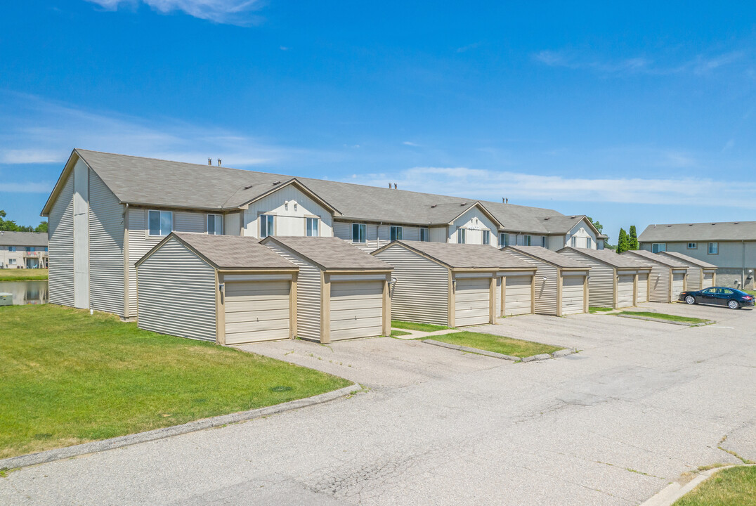 Pebble Creek in Shelby Township, MI - Building Photo