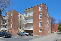 62 Parkman St, Unit B1 in Brookline, MA - Building Photo - Building Photo