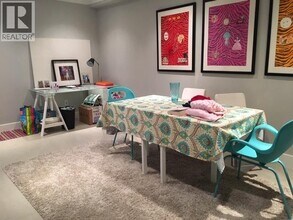 422 6th St W in North Vancouver, BC - Building Photo - Building Photo