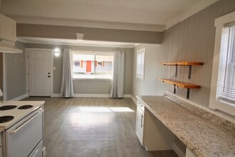 Metro Huntsville in Huntsville, AL - Foto de edificio - Building Photo