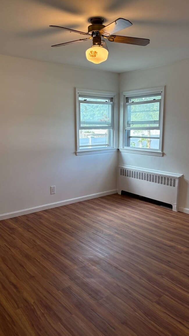 74 Bette Rd in East Meadow, NY - Building Photo - Building Photo