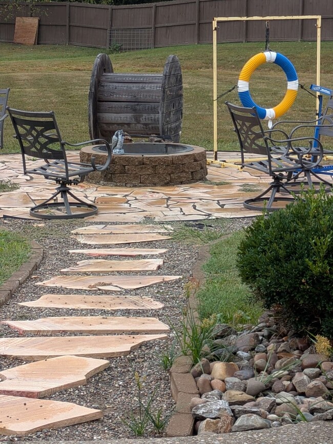 property at 4139 Lakeside Dr