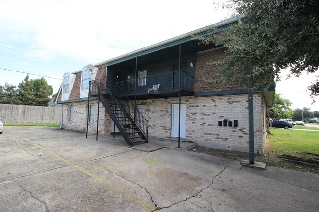 176 Rosalie Dr, Unit C in Avondale, LA - Building Photo - Building Photo