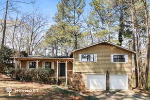 4869 Timber Ridge Dr in Douglasville, GA - Building Photo