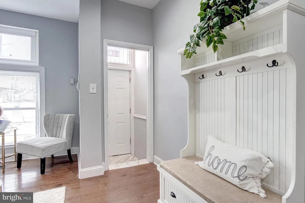 811 N Luzerne Ave in Baltimore, MD - Building Photo