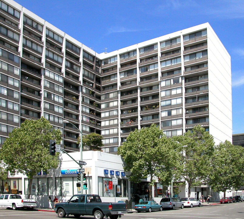 City Center Plaza in Oakland, CA - Building Photo