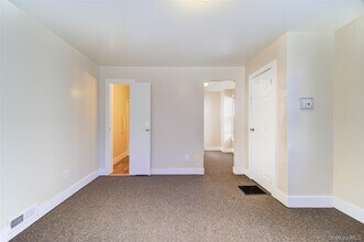 82 Sprague Ave in Middletown, NY - Building Photo - Building Photo