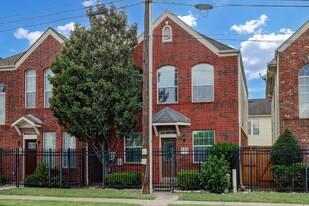 1749 Aden Dr in Houston, TX - Building Photo