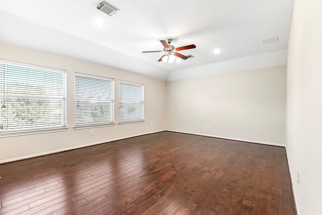 28514 Hayden Park Dr