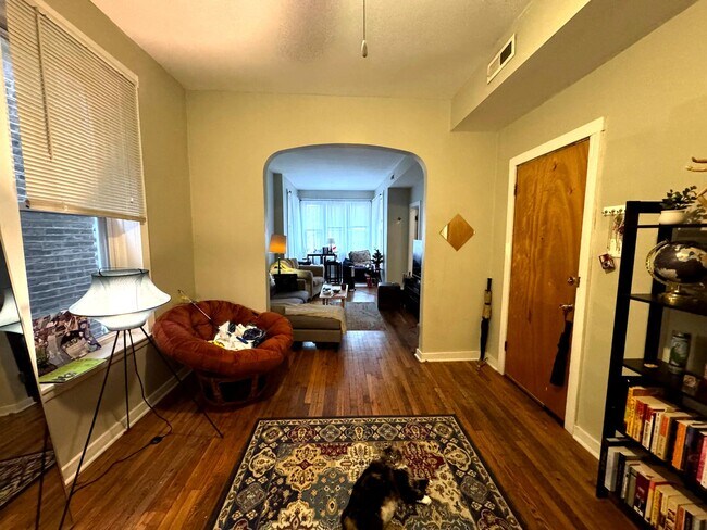 1406 N Campbell Ave, Unit 2 in Chicago, IL - Building Photo - Building Photo