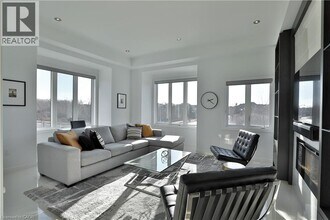 220 Vellwood Common in Oakville, ON - Building Photo - Building Photo