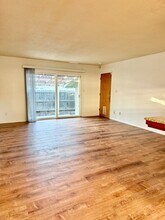 4214 Zephyr Way in Sacramento, CA - Foto de edificio - Building Photo